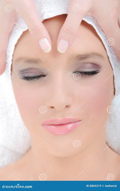 Тайский массаж против глубокого массажа тканей: плюсы и минусы